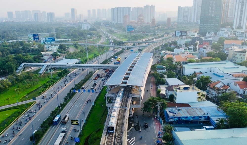 Hạ tầng và chính sách tạo lực đẩy dài hạn cho thị trường bất động sản